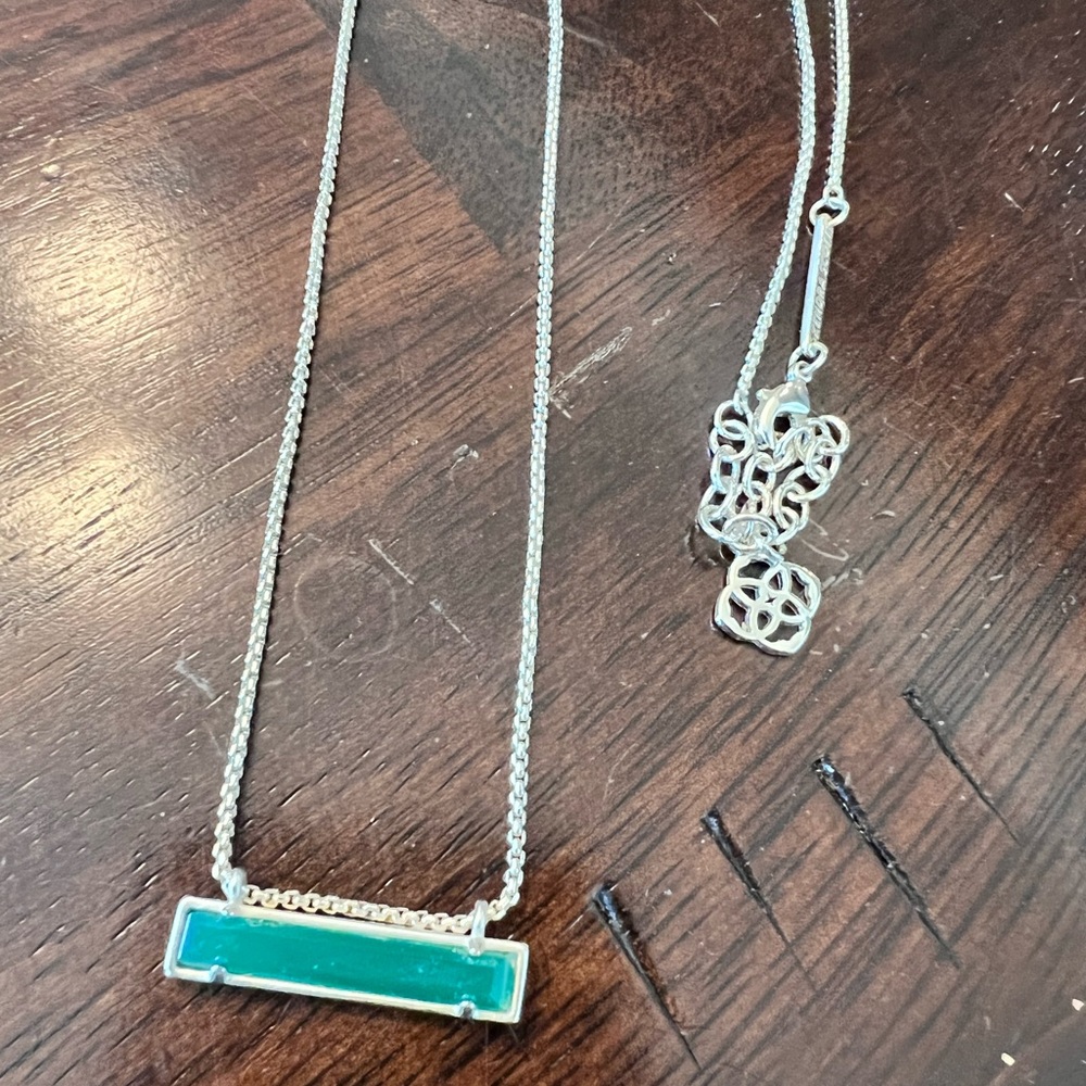 Kendra Scott green bar necklace